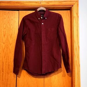 Men's American Eagle burgundy 100% cotton long sleeve button-down, size sm